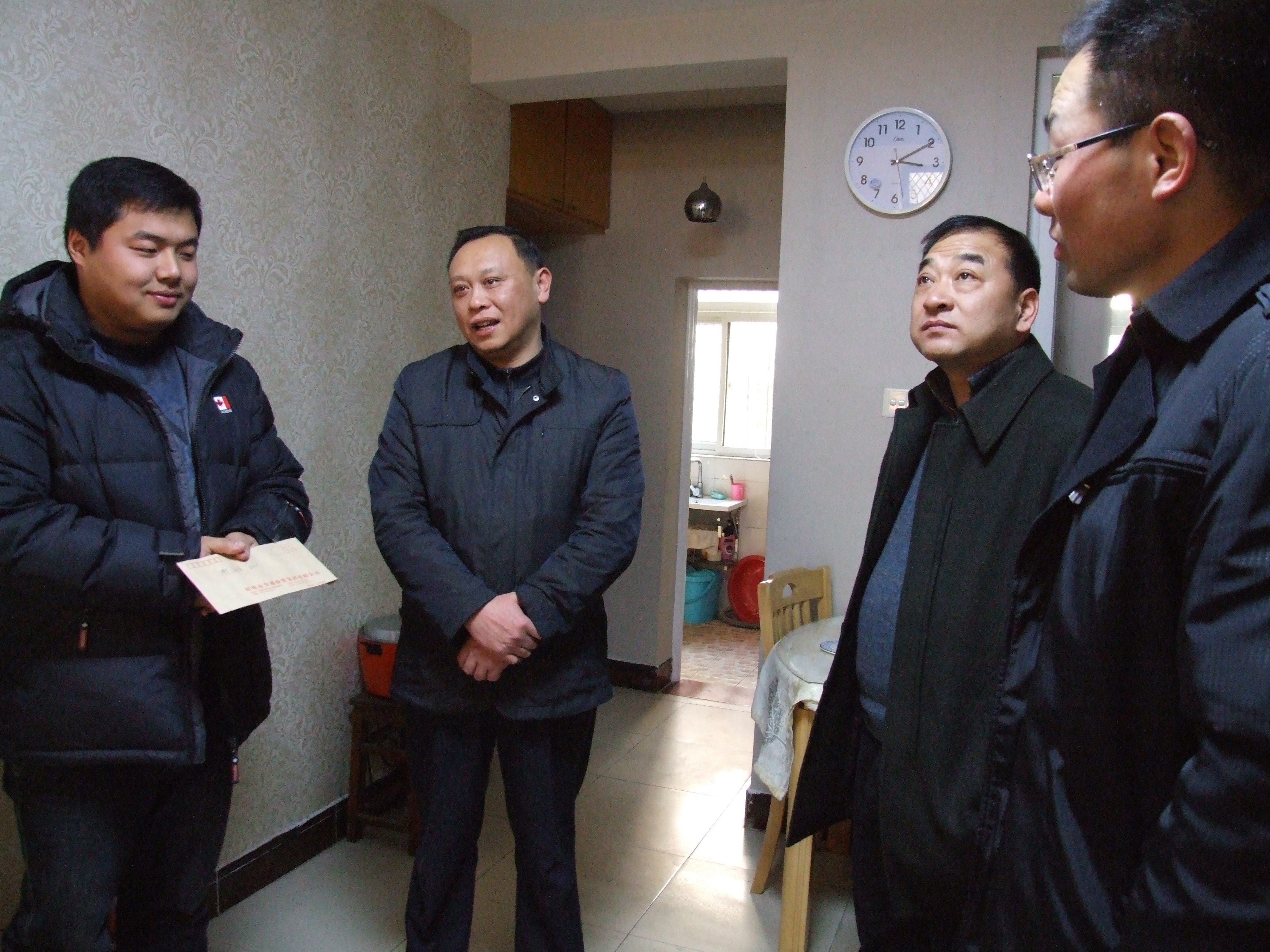 春节前夕集团主要领导走访慰问基层职工